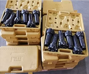 Werksauslass-Bohrwerkzeuge DTH-Hammerbohrer-Bits Bergbau-Gesteinskarbid-Bohrknopfbohrer mit ballistischem Gewinde